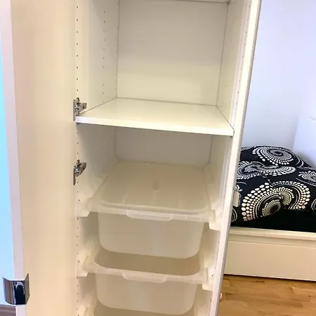 Cozy Flat , Near , Wifi&free Parking Apartment